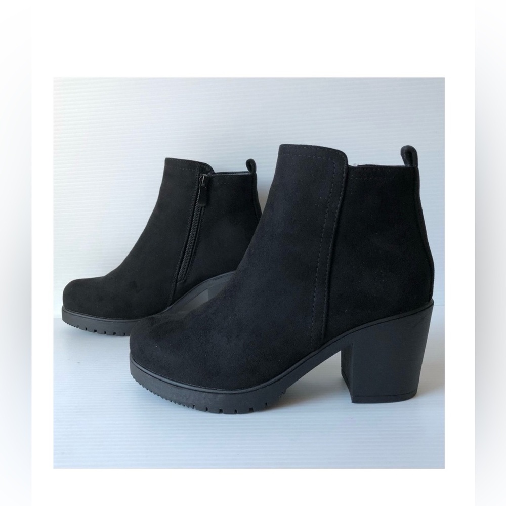 Dream Pairs Women’s Black Ankle Boots Chunky Heel Size 7.5 New with Tags